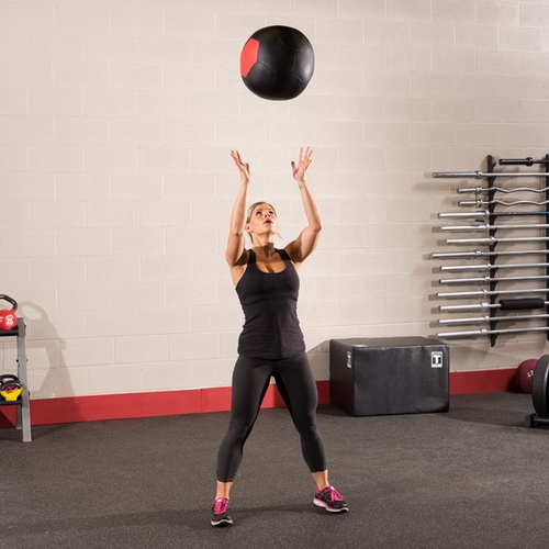 Упражнение с тренировочным мягким мячом Body-Solid Wall Ball BSTSMB30